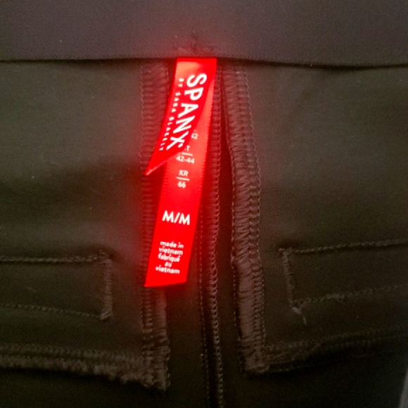 Spanx The Perfect 4 pocket skinny ankle pant in  ponte - Picture 5 of 7